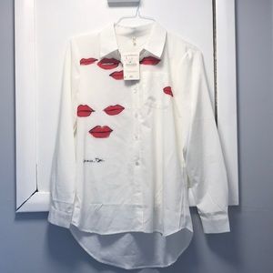 White button down with lips